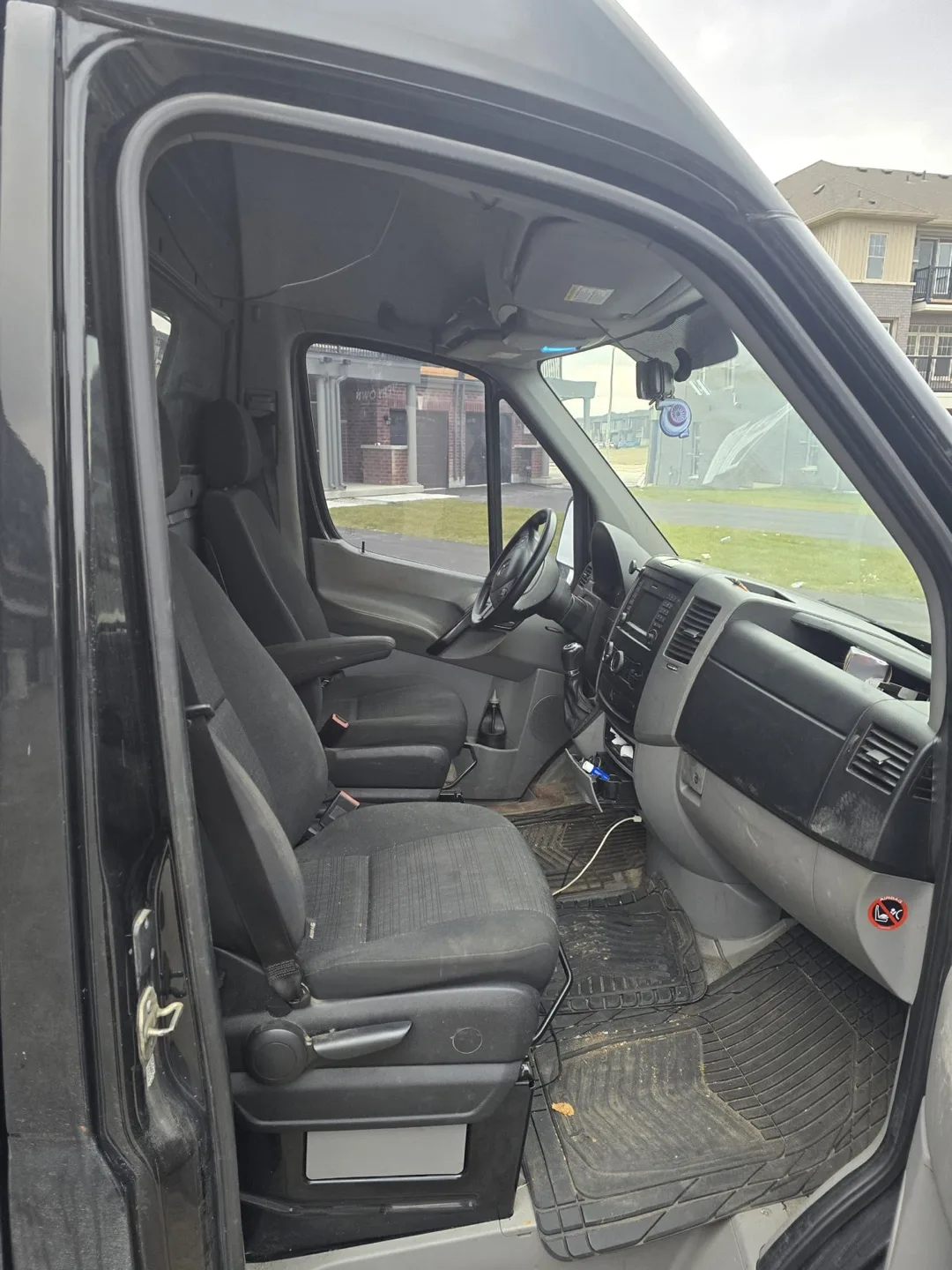 Mercedes-Benz Sprinter Van - Cargo Van image indicator(4)