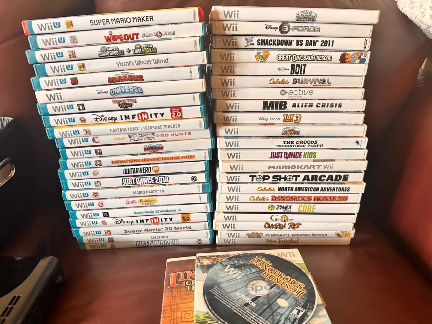 Wii U Console + Games + Accessories Bundle image indicator(2)