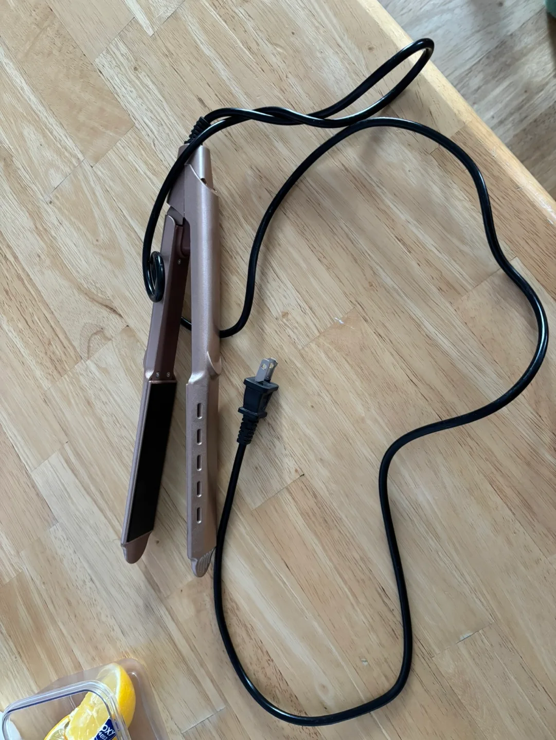 Rose Gold Hair Straightener image indicator(2)