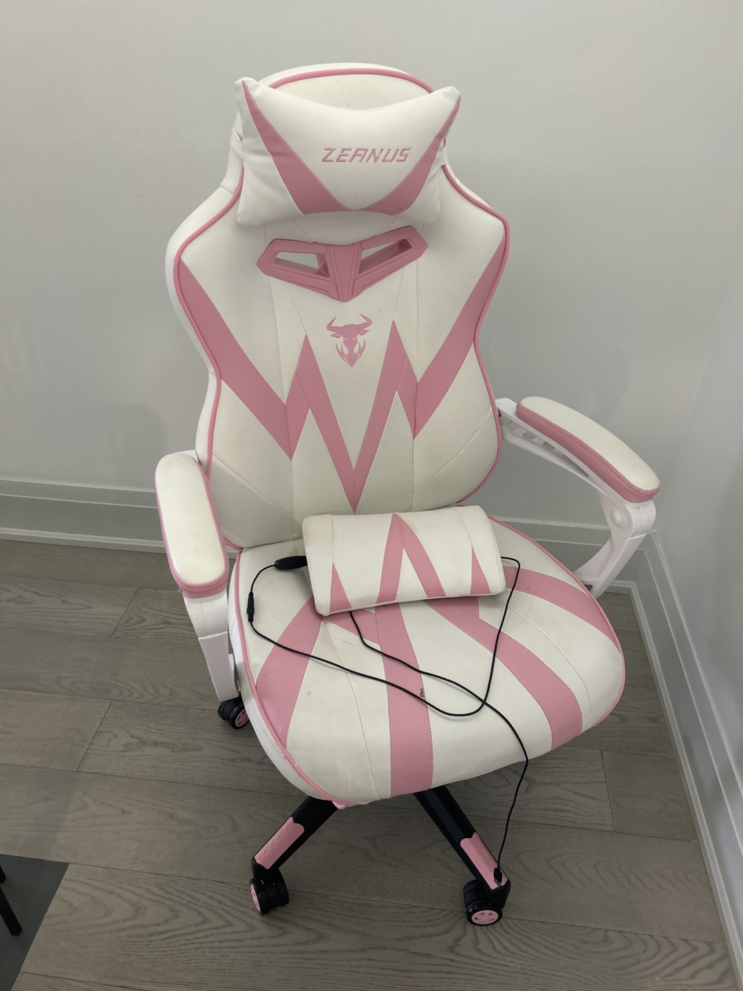 Zeranus Pink and White Gaming Chair - photo 4