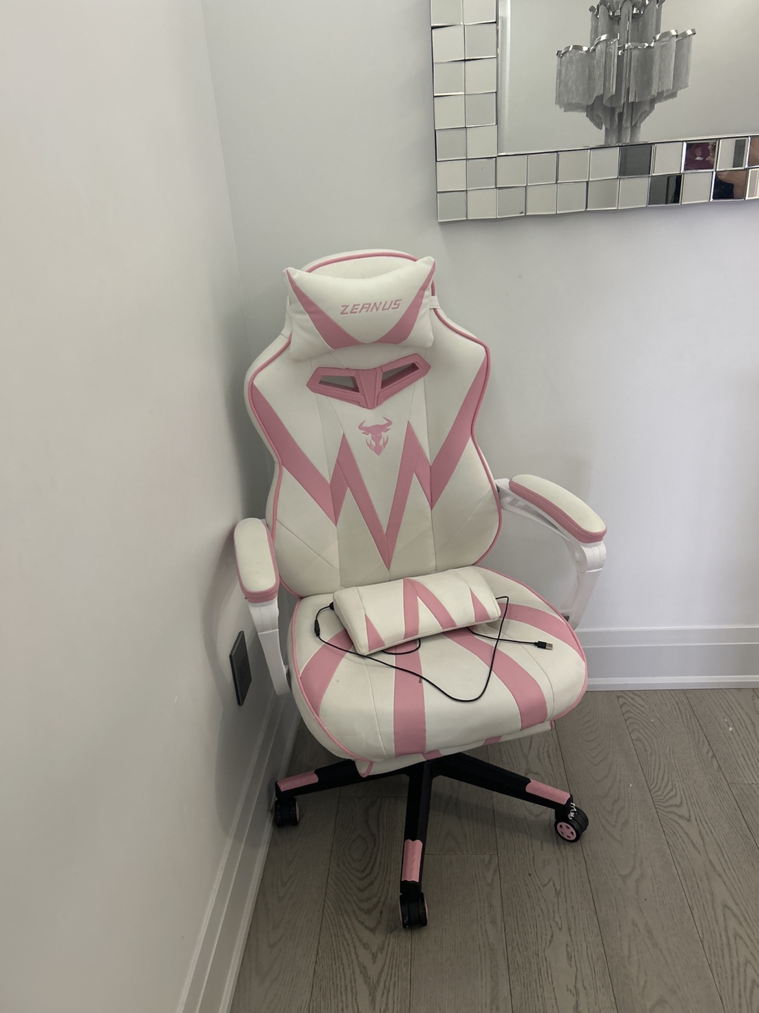 Zeranus Pink and White Gaming Chair