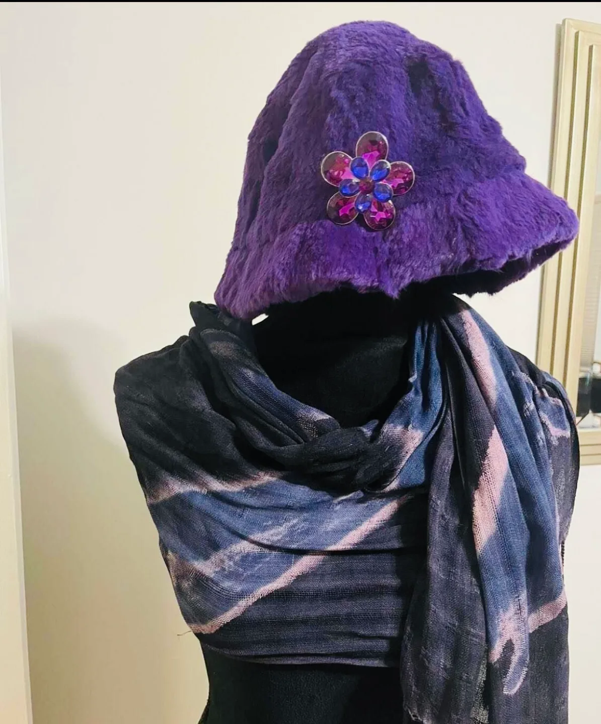 Vintage Rabbit Fur purple Bucket Hat w/free Jewel image indicator(2)