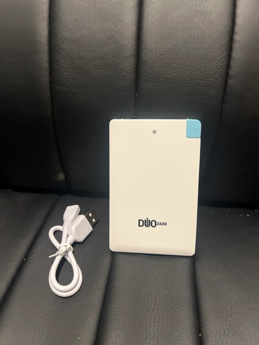 DUO 2600 mAh Power Bank with Cable image indicator(2)