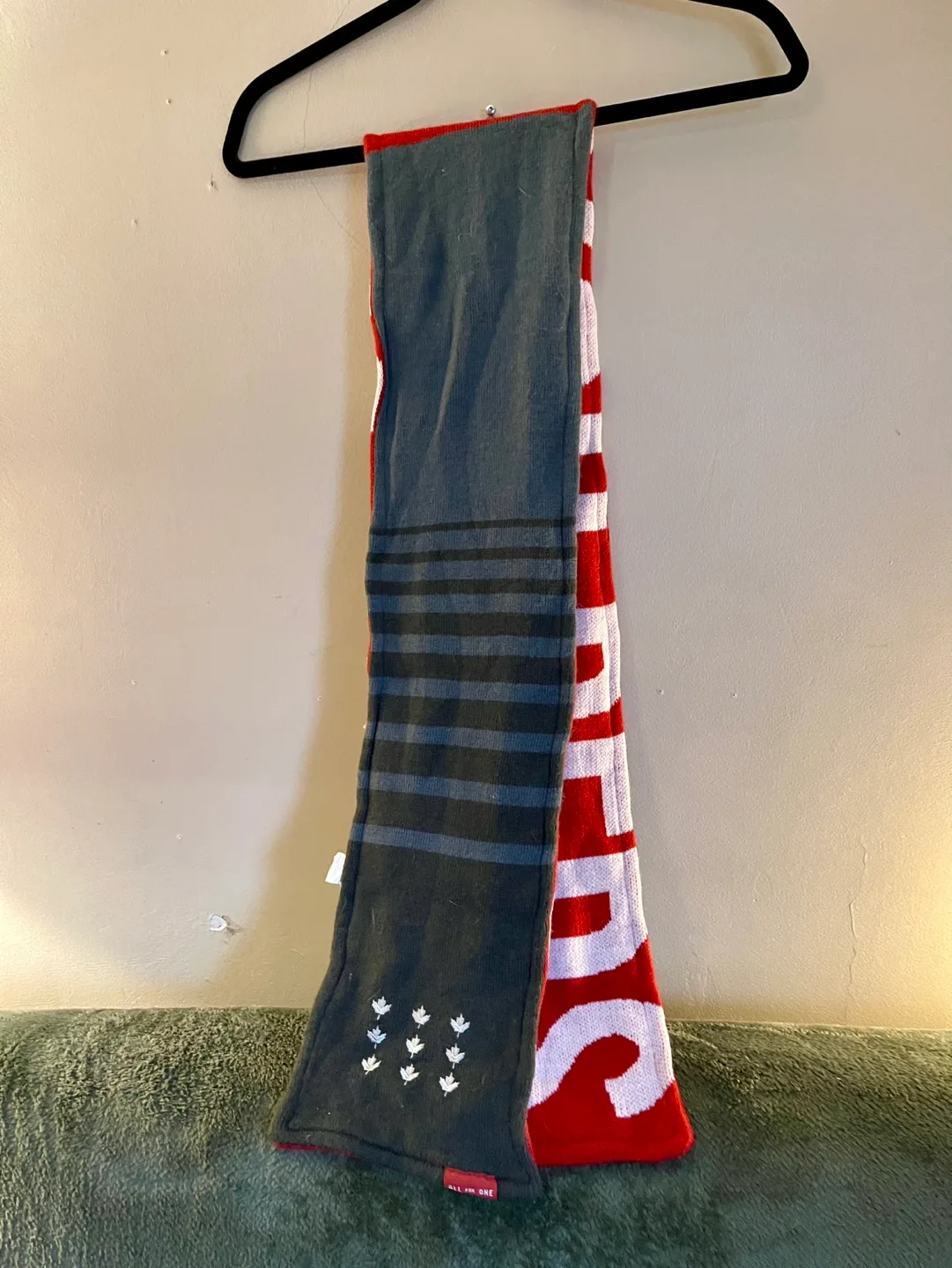 Toronto FC Knit Scarf x 2 image indicator(3)
