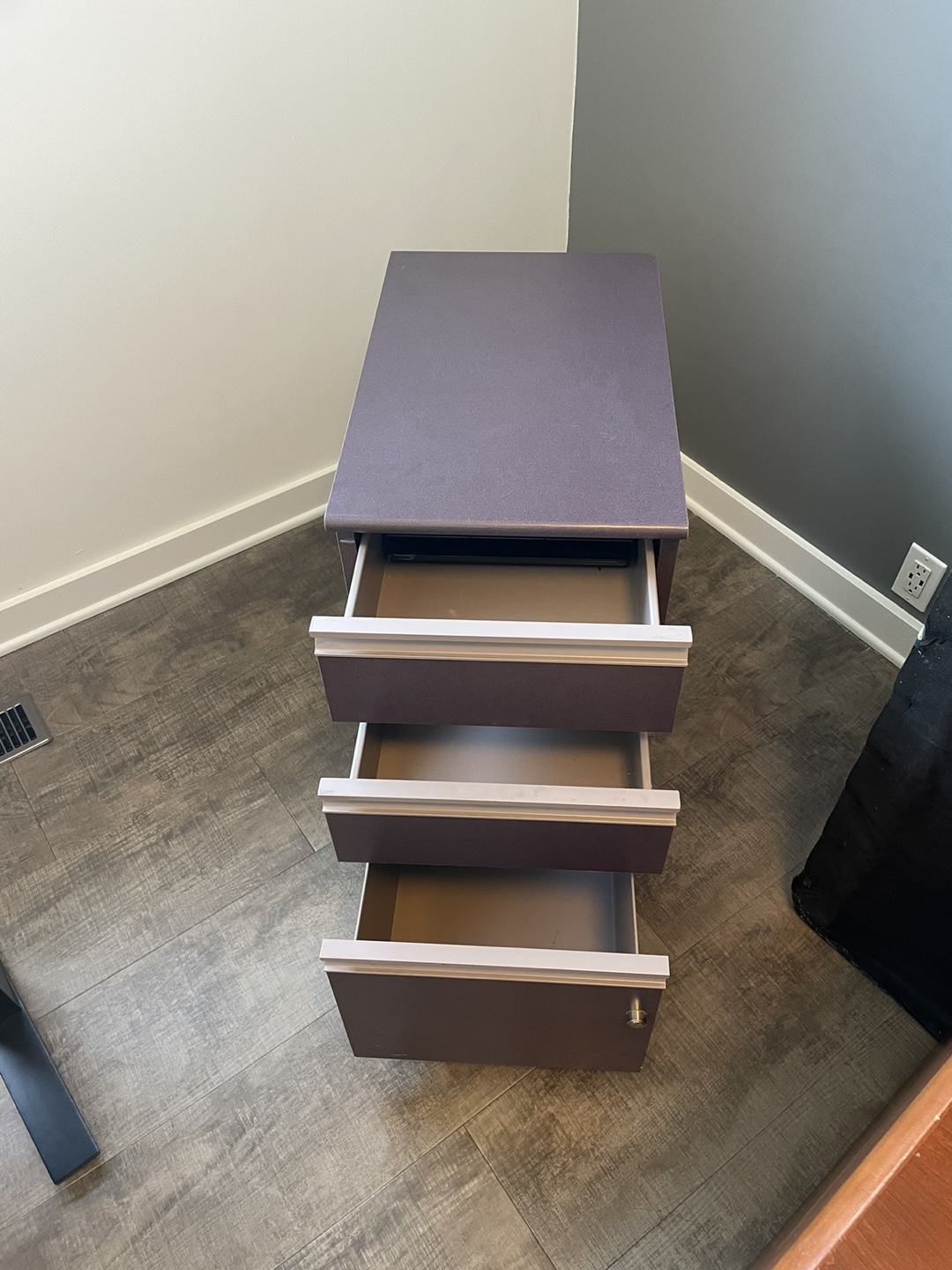 Used Pedestal File Cabinet - photo 4
