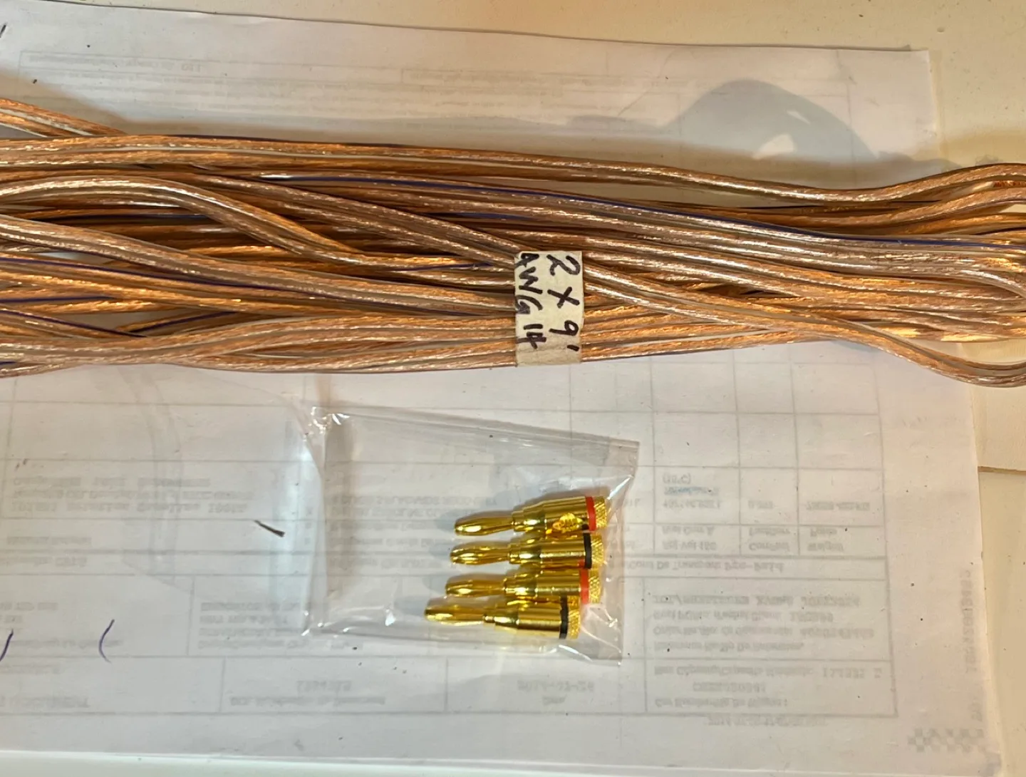 Speaker wires with banana plugs image indicator(3)