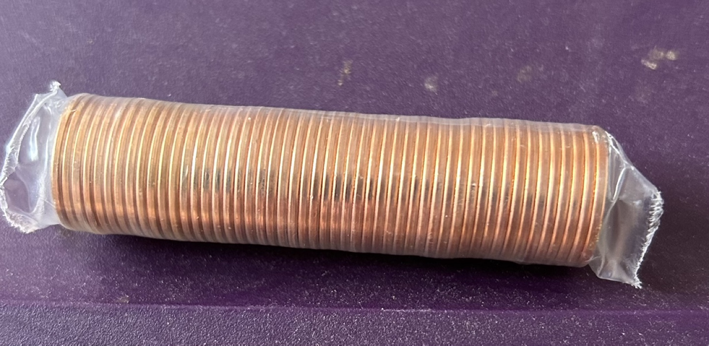 Roll of 2012 Canadian Pennies - photo 2