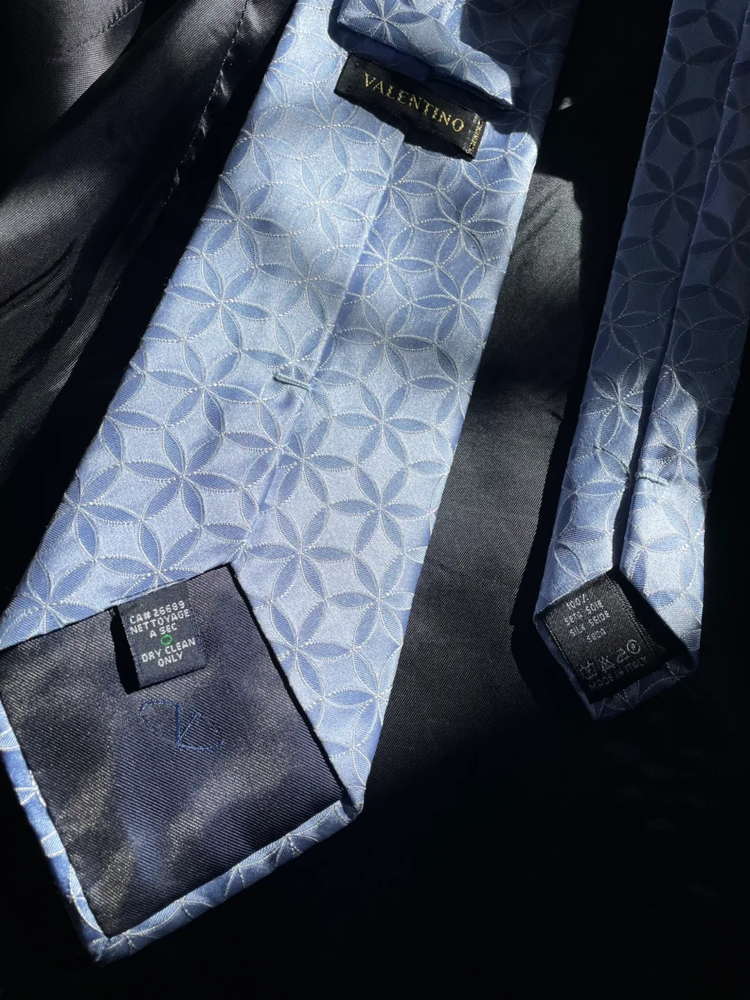 VALENTINO Single-breasted Wool Jacket w Tie image indicator(9)