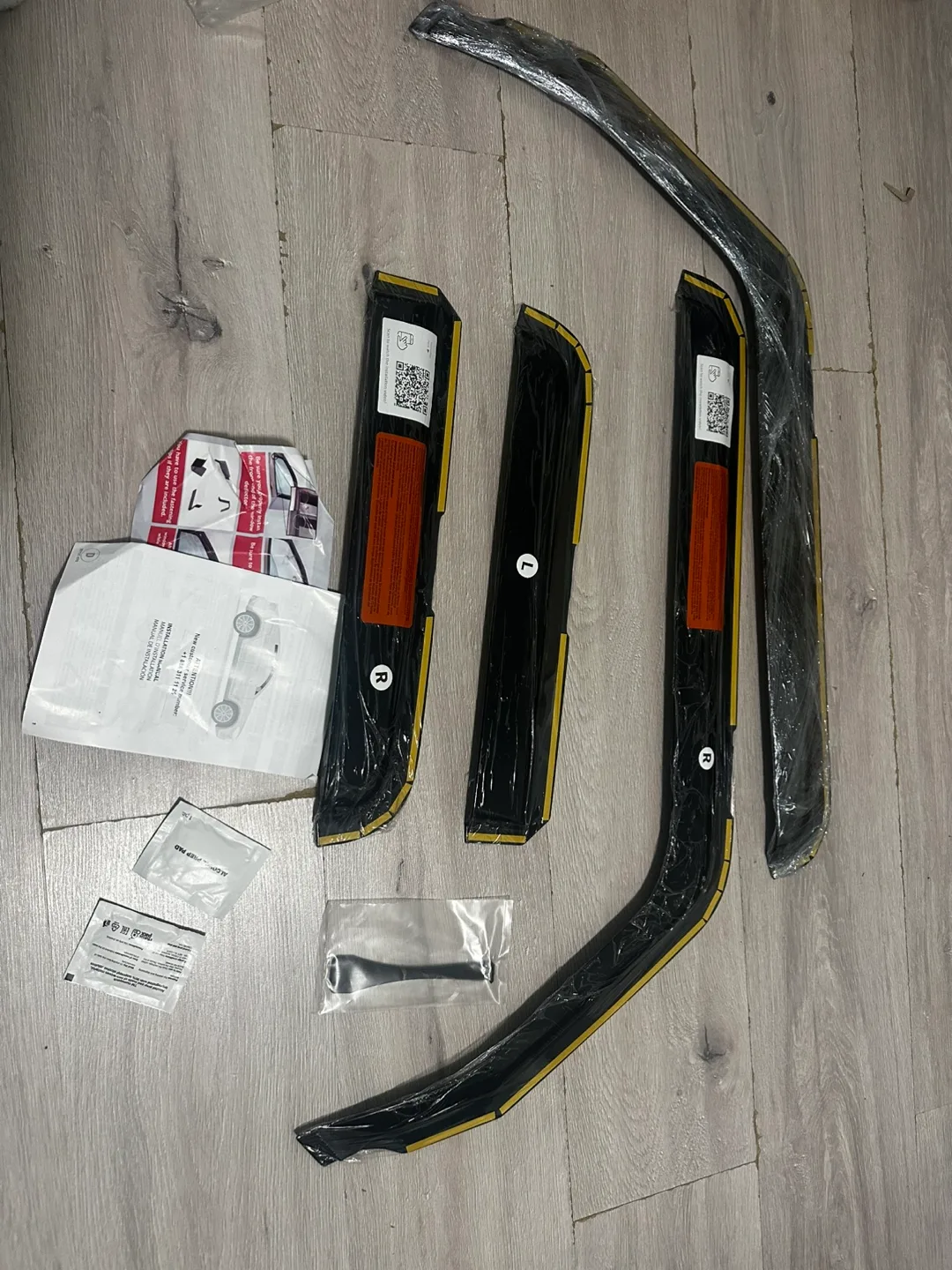 CLIM ART Jeep Wrangler JL Rain Guards - 4 Piece Set image indicator(3)