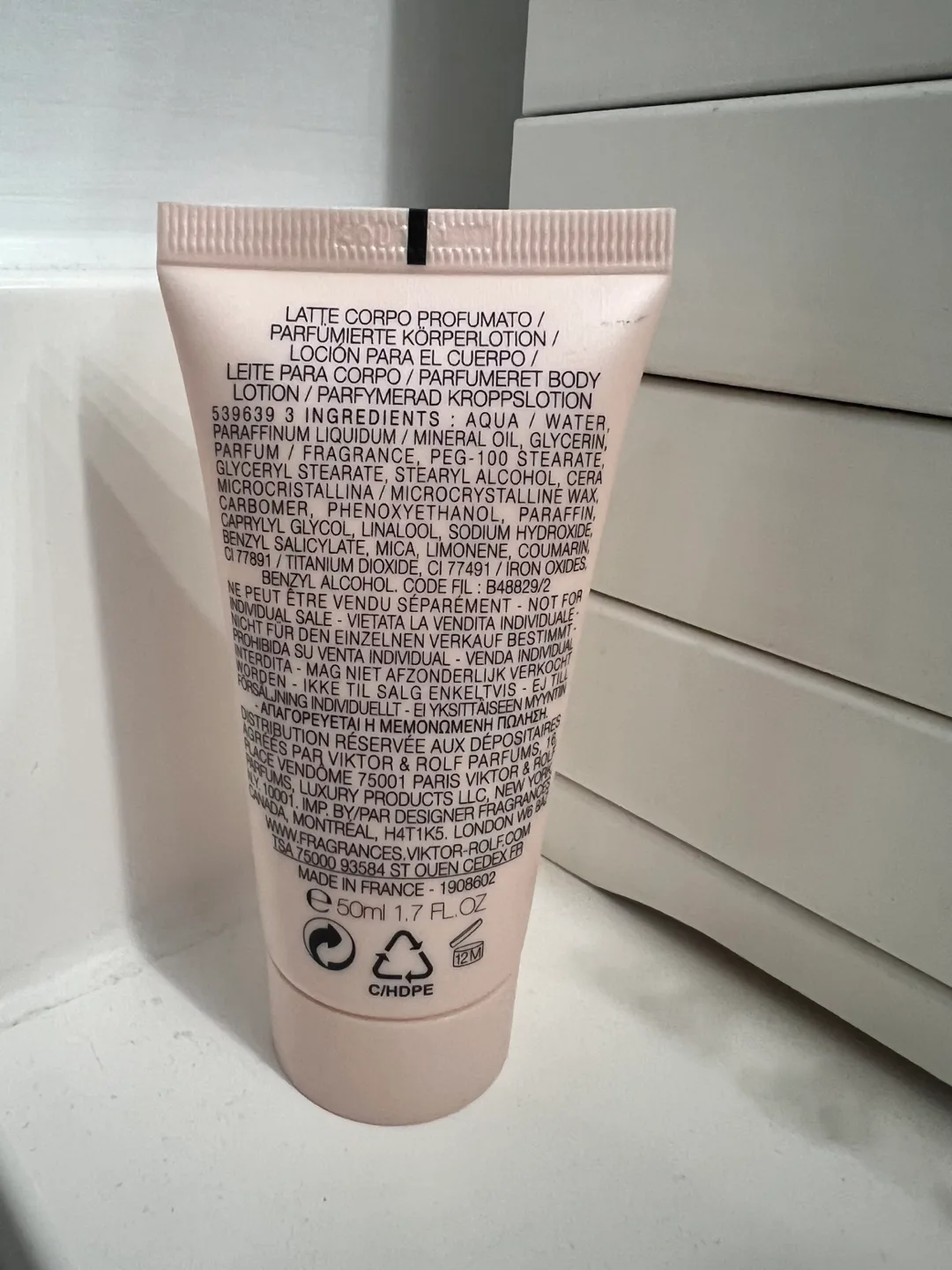 Viktor & Rolf Flowerbomb Perfumed Body Lotion image indicator(2)