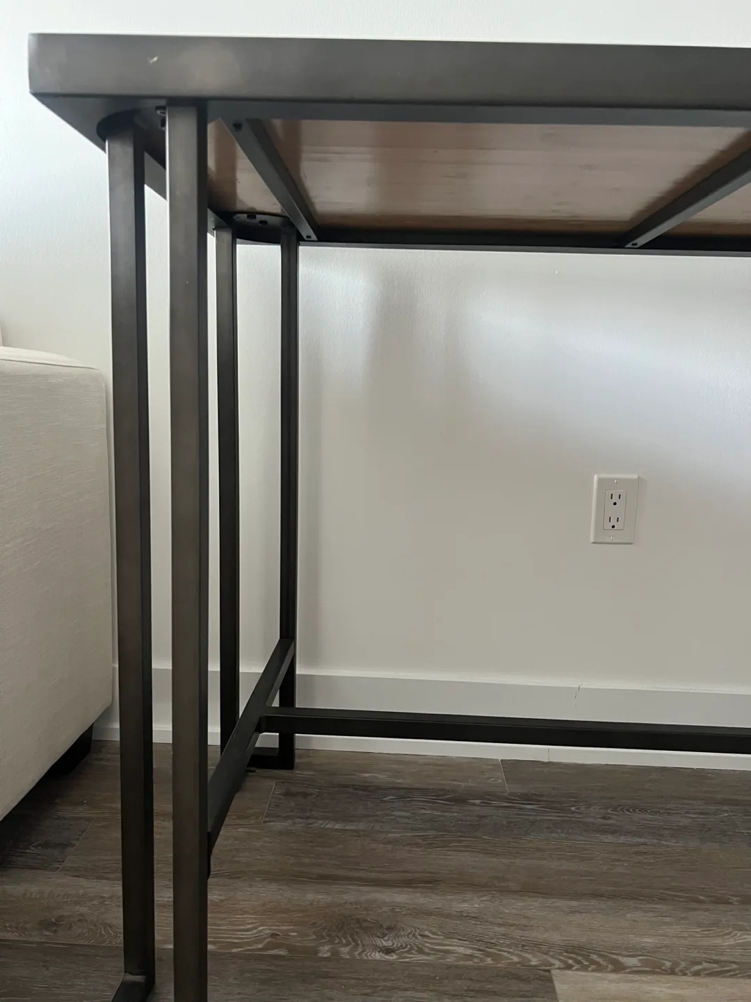 Modern Console Table with Metal Legs image indicator(2)