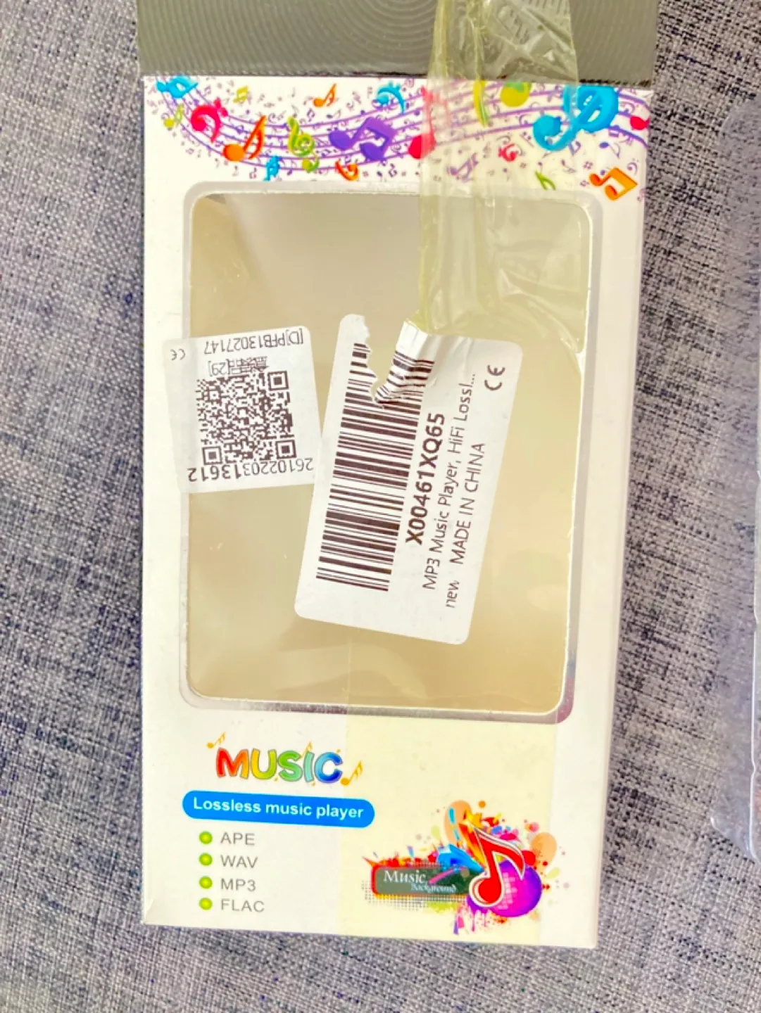 Mini MP3 Music Player with Earbuds image indicator(3)