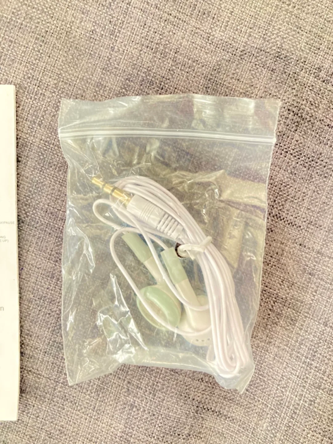 Mini MP3 Music Player with Earbuds image indicator(2)