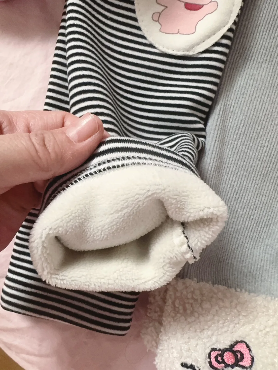 Three pairs of 3-4T girl’s fleece-lined leggings image indicator(2)