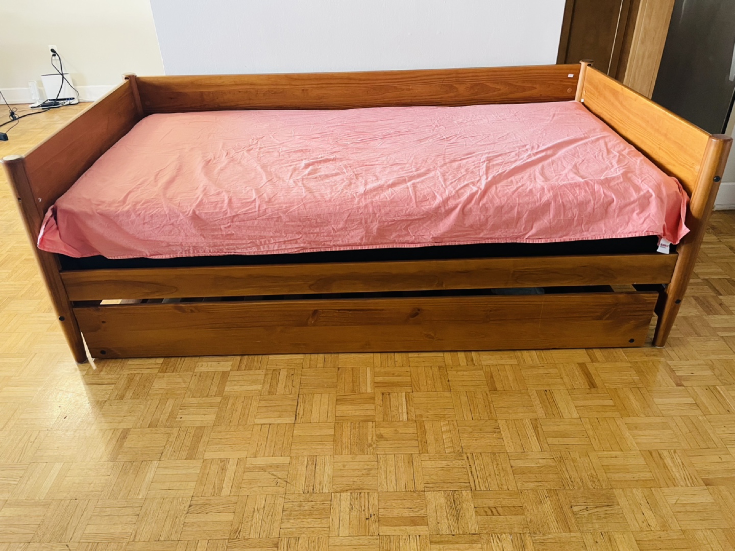 Wooden Daybed with Trundle - photo 5