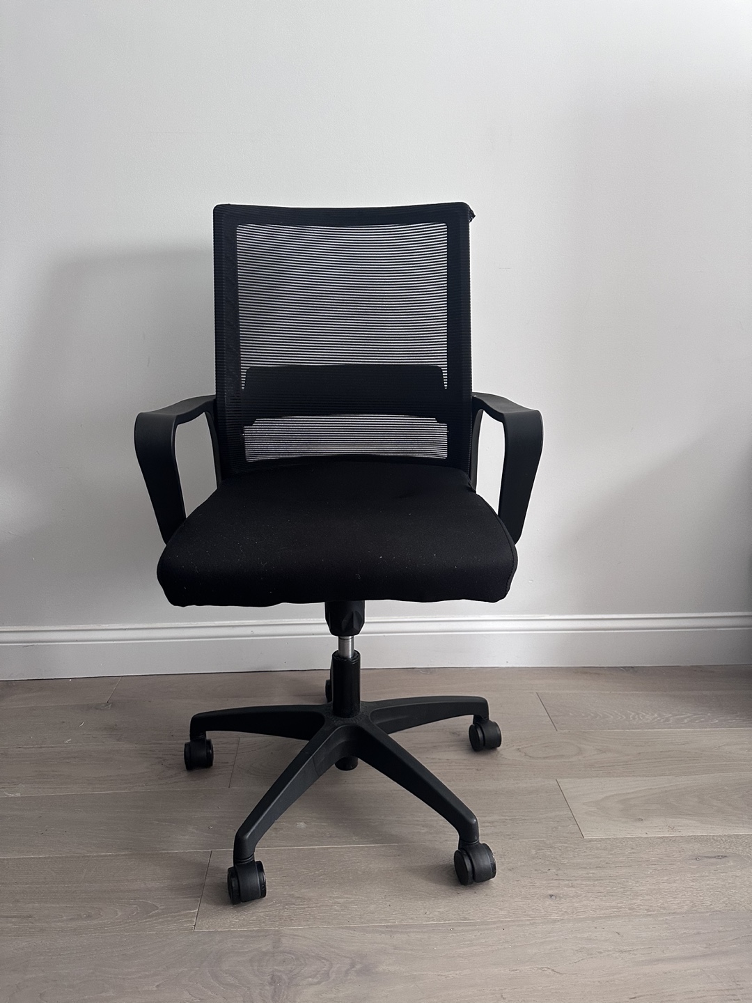 Black Mesh Office Chair - photo 2