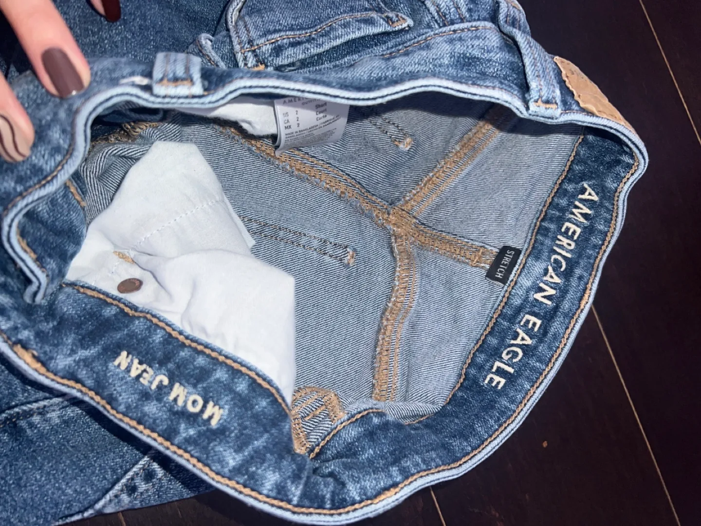 American Eagle stretch Mom Jean, Size 2 Short image indicator(4)