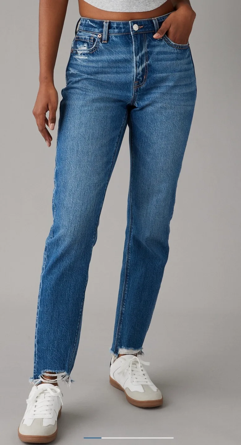 American Eagle stretch Mom Jean, Size 2 Short image indicator(6)