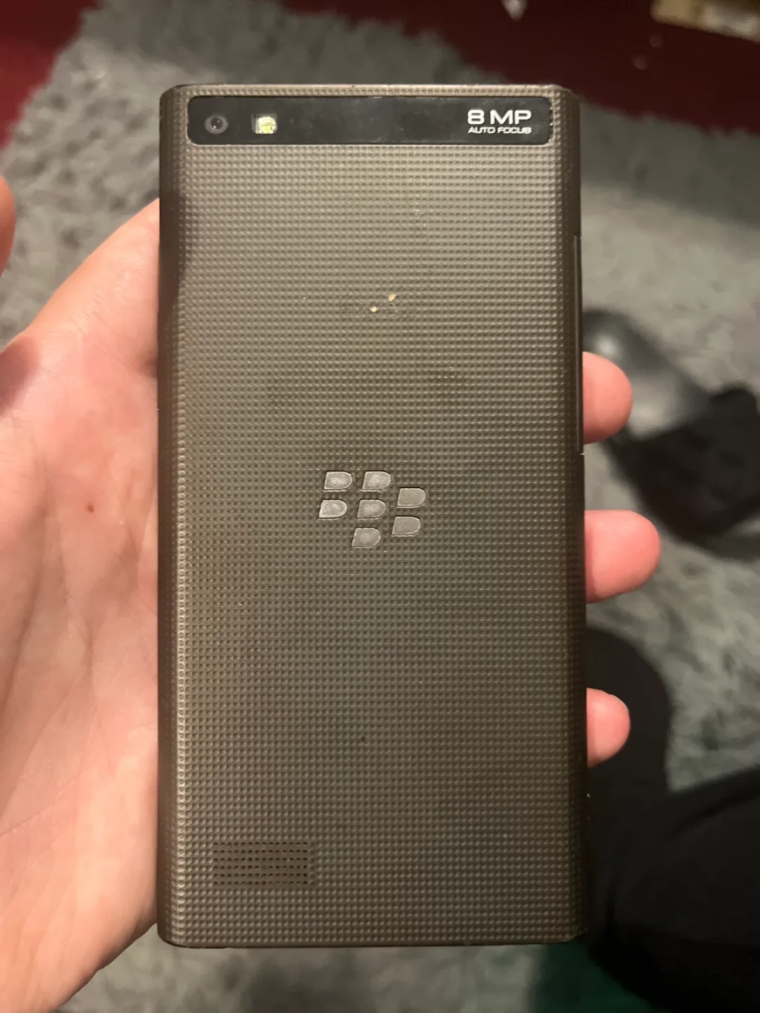 BlackBerry Leap Smartphone - STR100-2 image indicator(2)