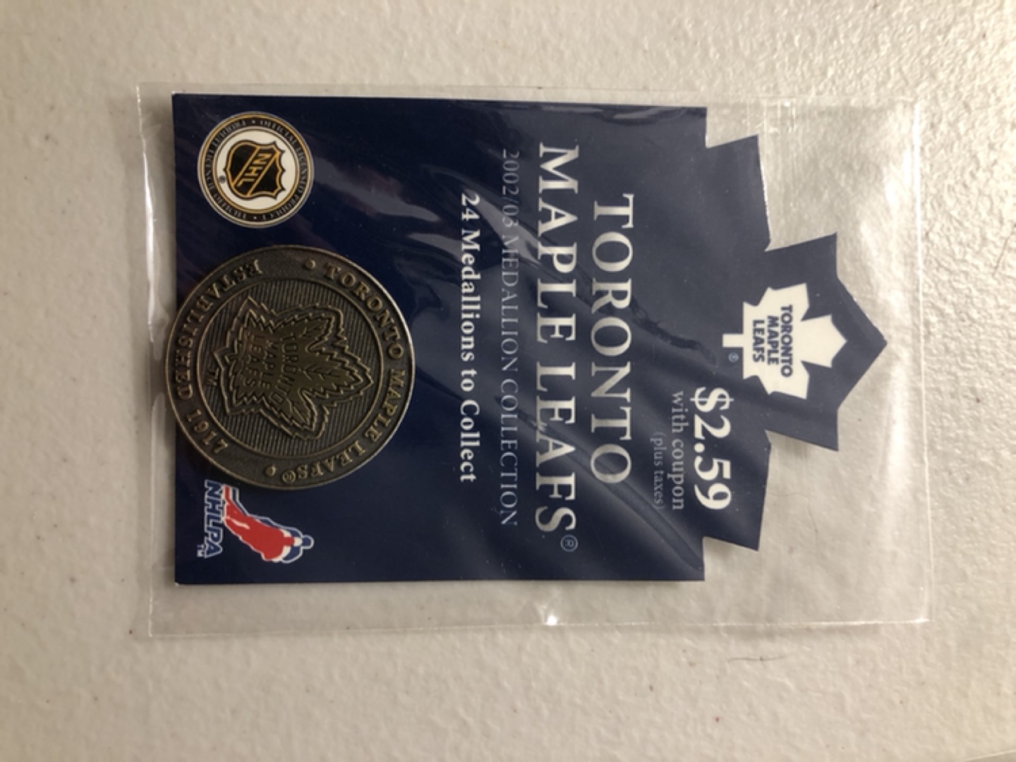 Toronto Maple Leafs 2002-03 Medallions set - photo 2