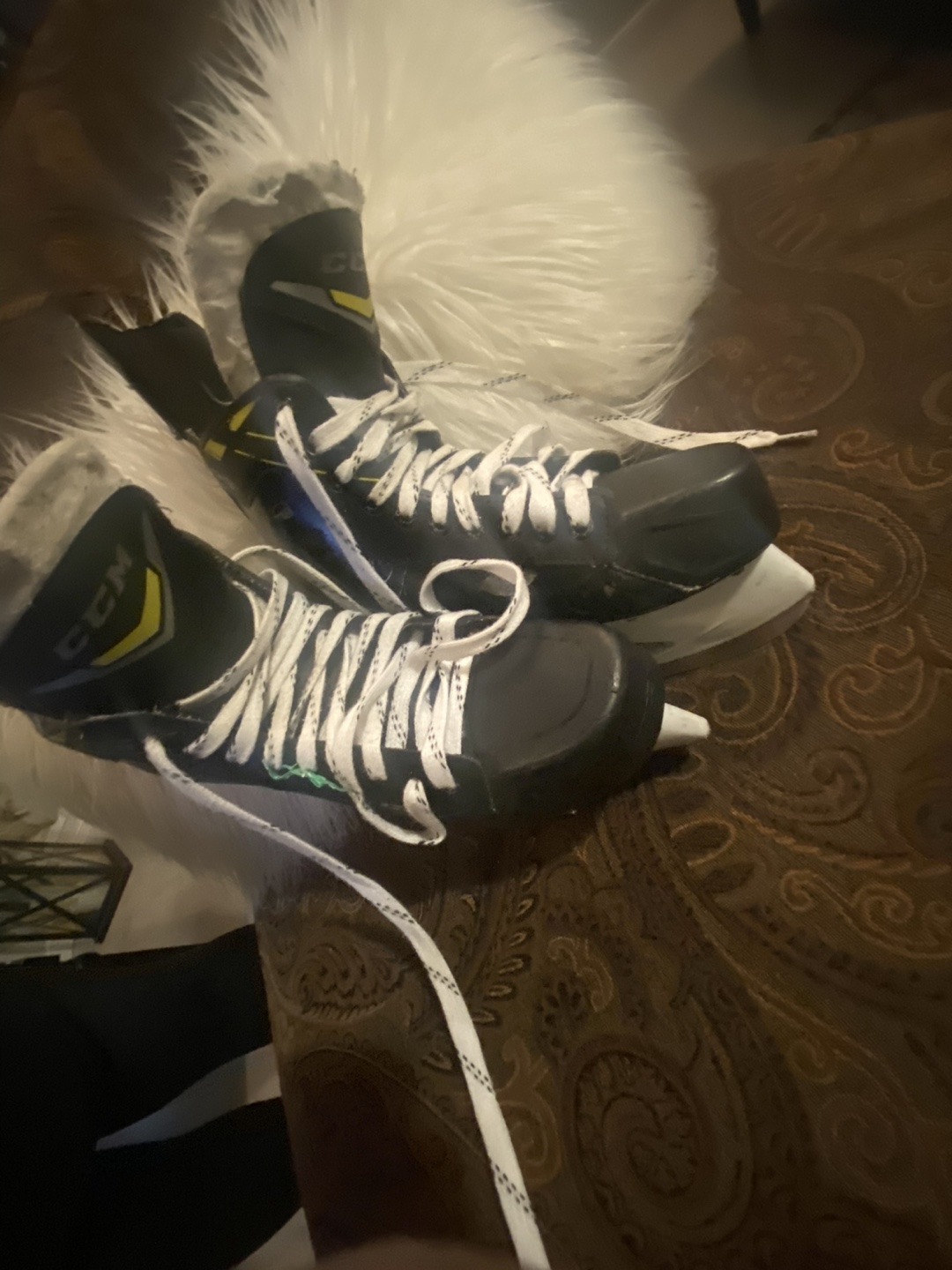 CCM men’s skates size  8