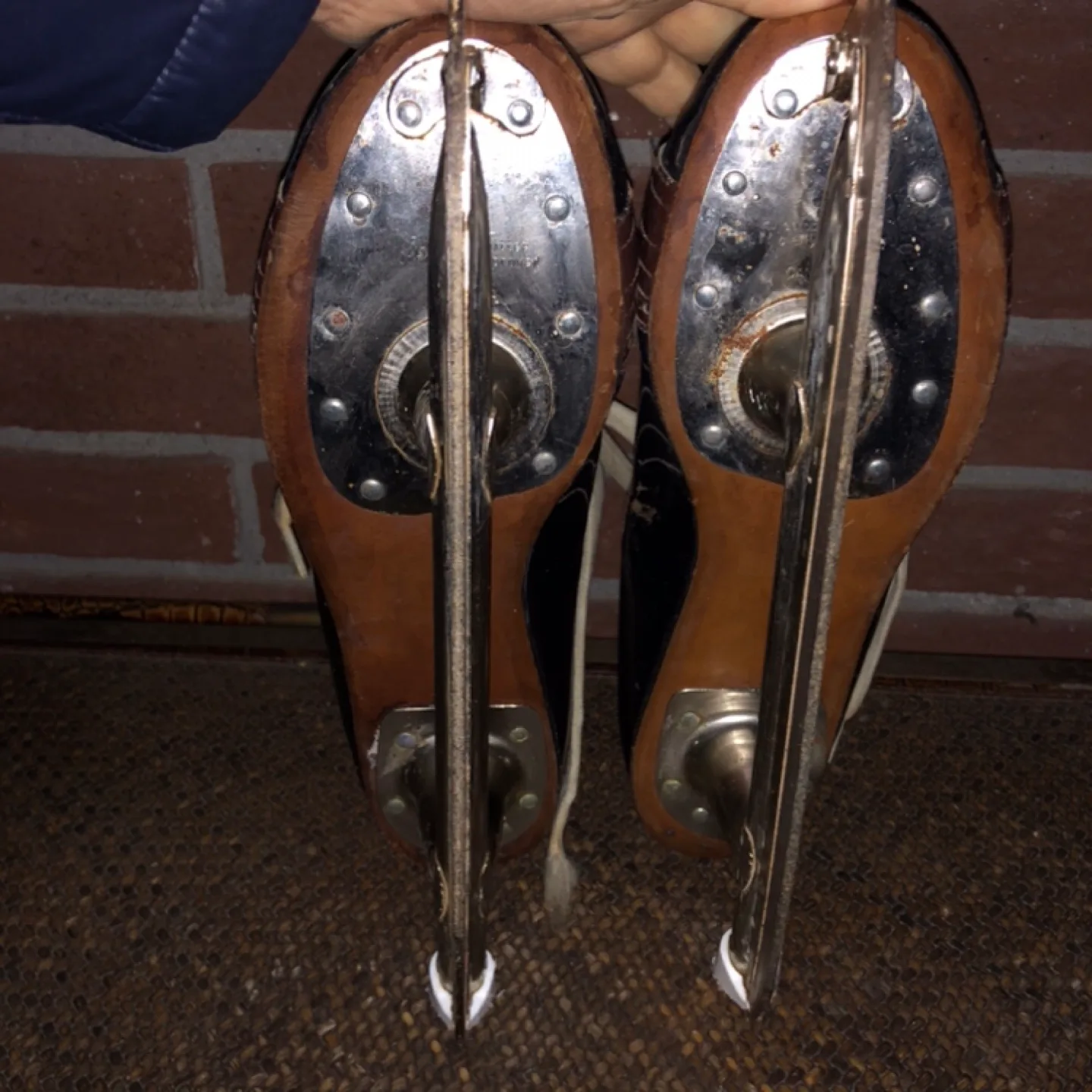 Vintage Mastercraft Ice Skates (750) for decor! image indicator(6)