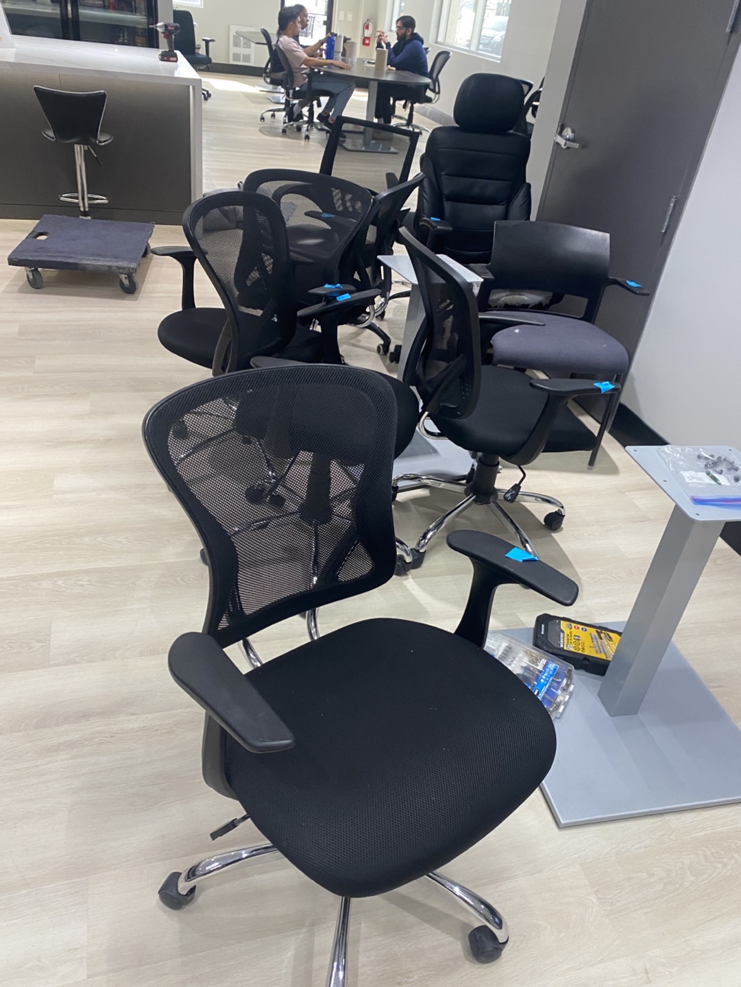 Black Mesh Office Chair - photo 2