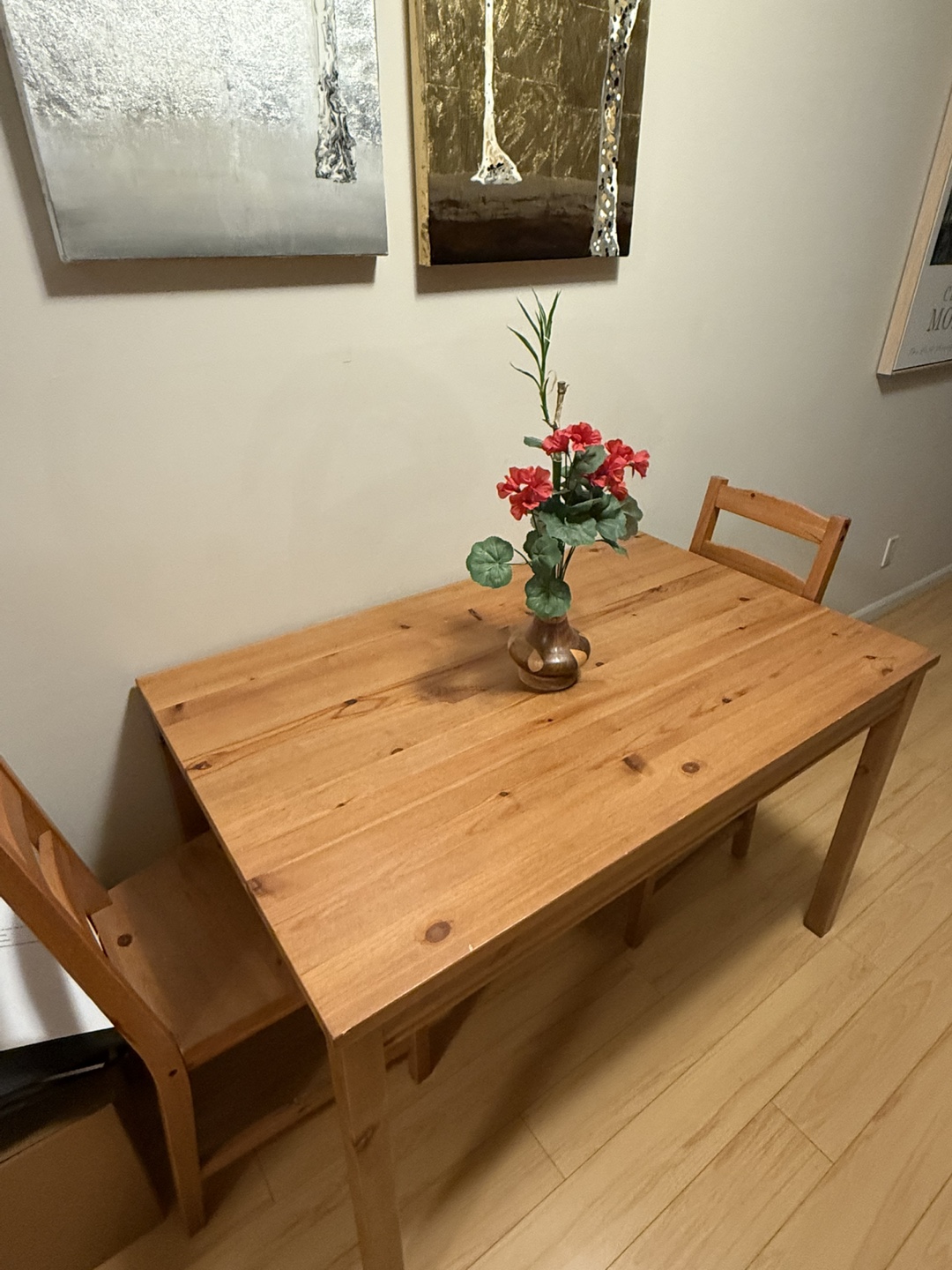 Kitchen table and two chairs - photo 2