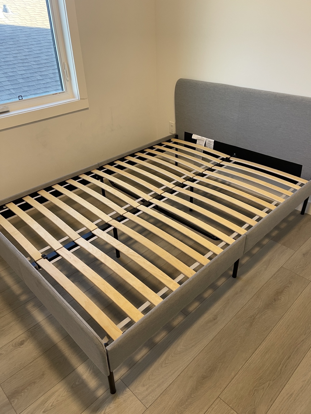 Full size Upholstered Platform Bed Frame - Grey