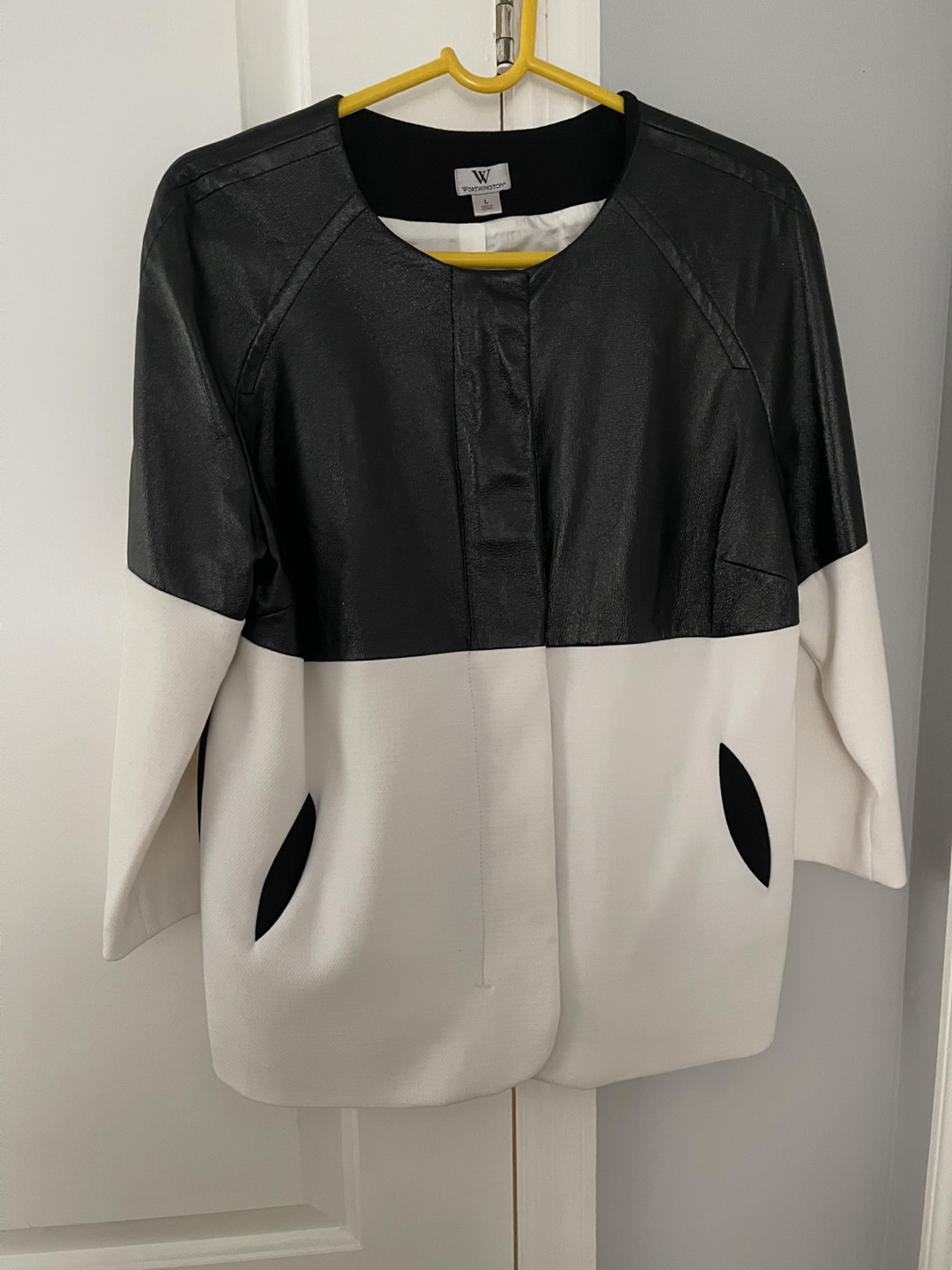 Women's White and Black Two-Tone Jacket Size 1XL