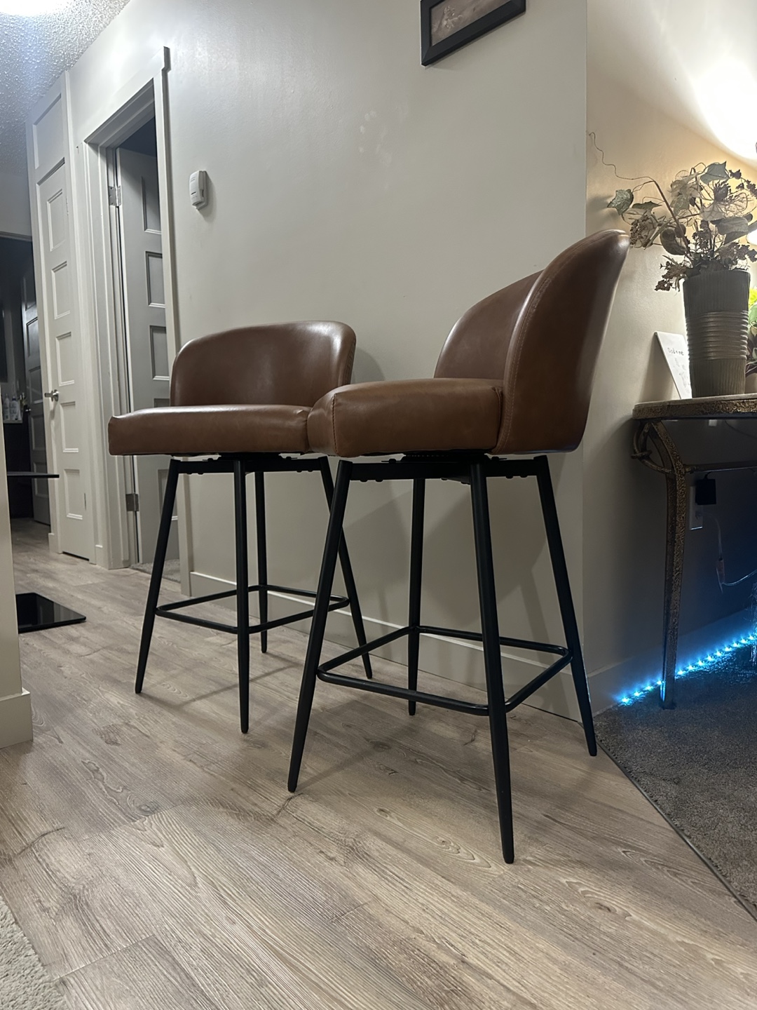 Brand new Benedit Swivel Counter & Bar Stool (Set of 2) - photo 2