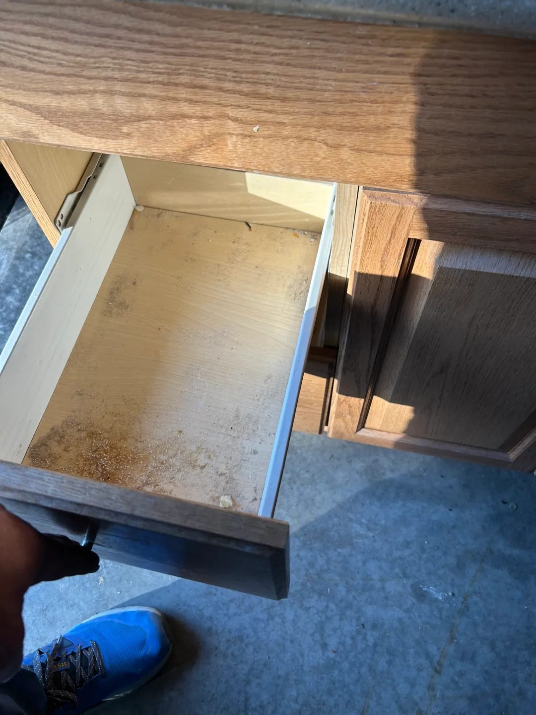 Bathroom Vanity with Laminate Countertop image indicator(6)