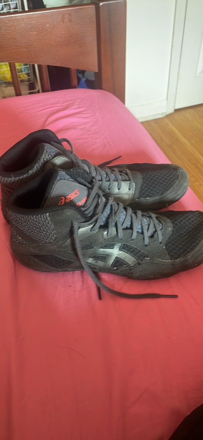 ASICS Wrestling Shoes size 11