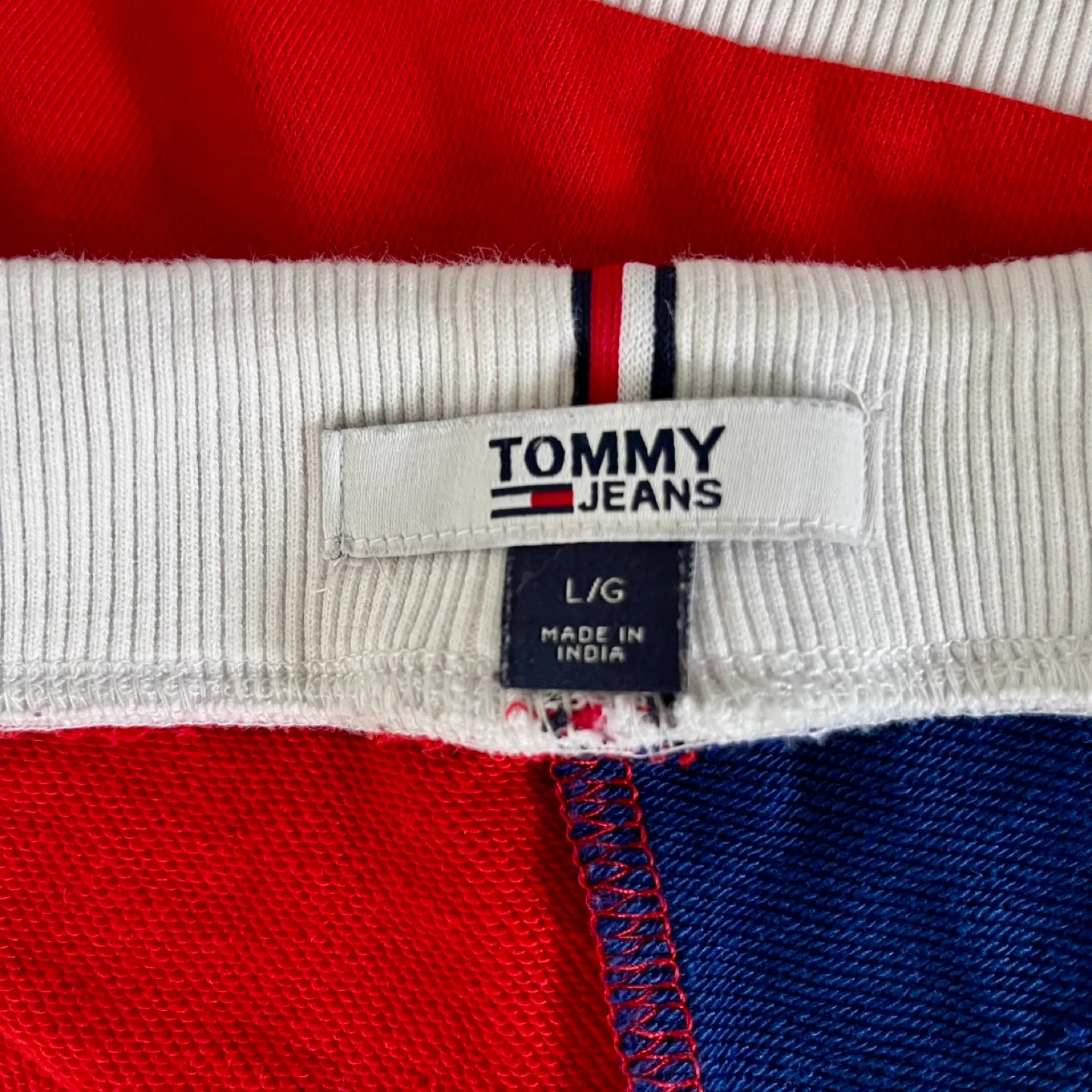 Vintage Tommy Hilfiger Red & Blue Retro Shorts Large image indicator(7)