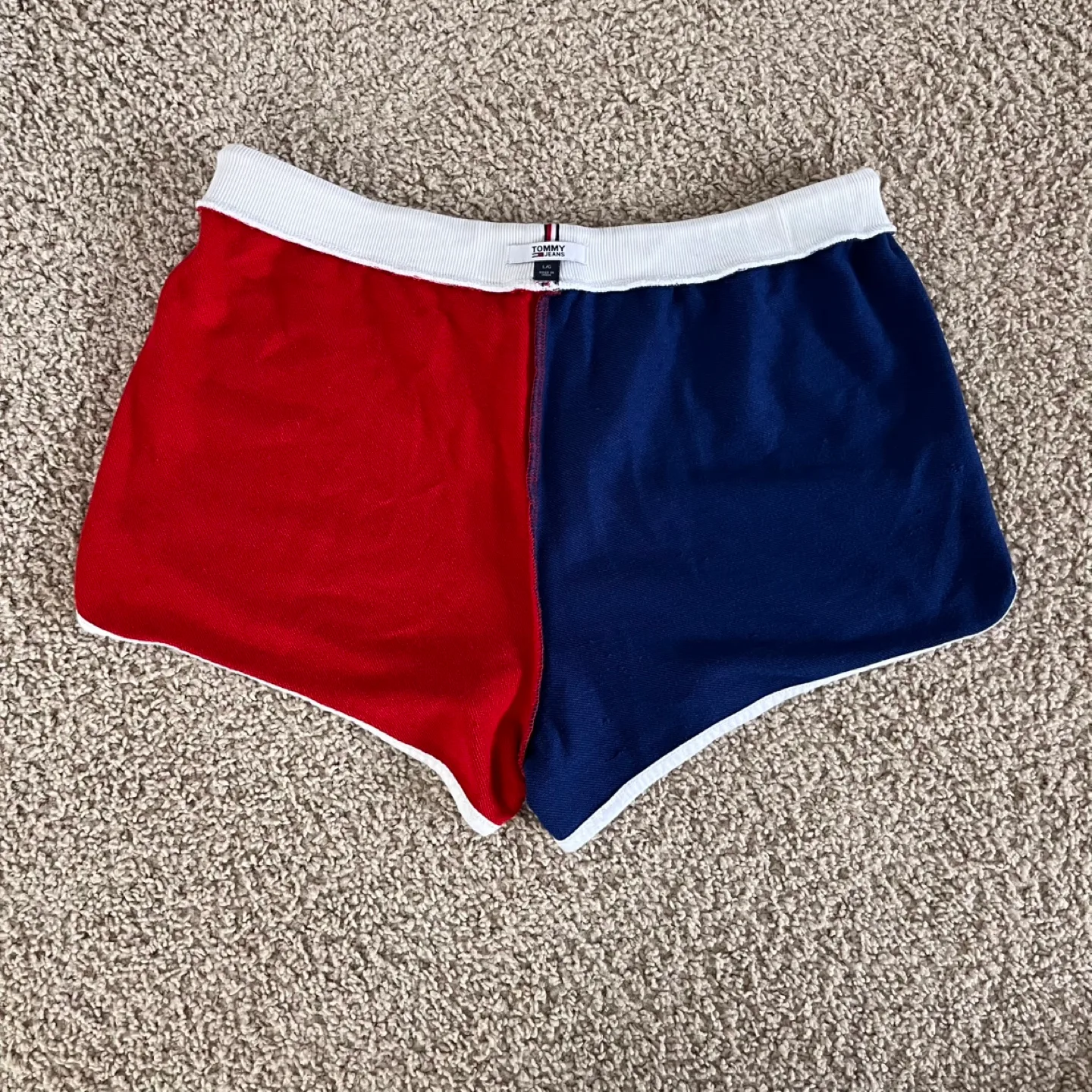 Vintage Tommy Hilfiger Red & Blue Retro Shorts Large image indicator(8)