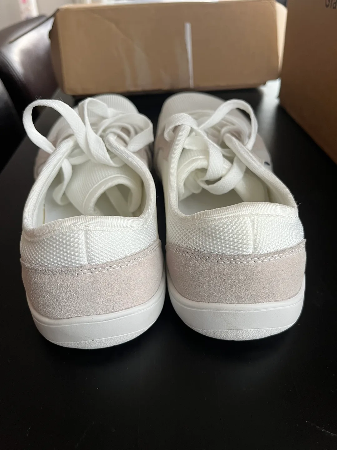 Hobibear White Sneakers - Size 9 image indicator(8)