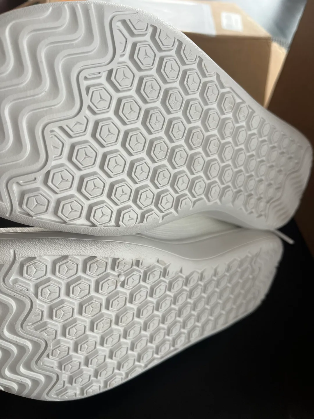 Hobibear White Sneakers - Size 9 image indicator(7)