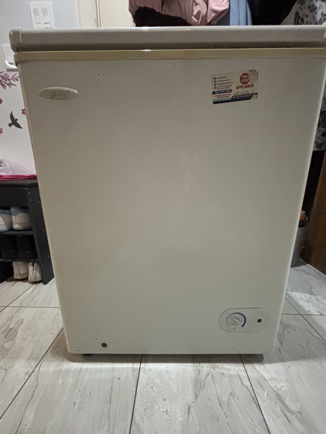 Whirlpool Compact Chest Freezer - photo 2