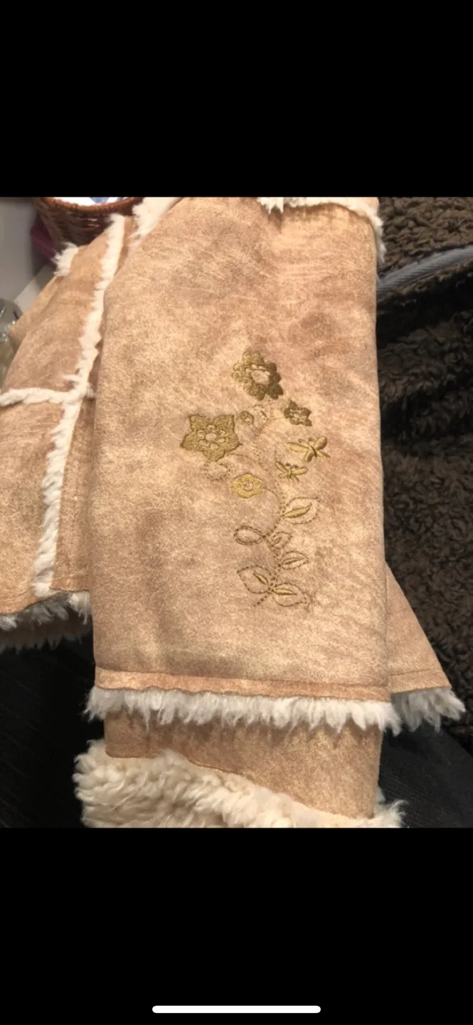 Girls jacket size 4 image indicator(4)