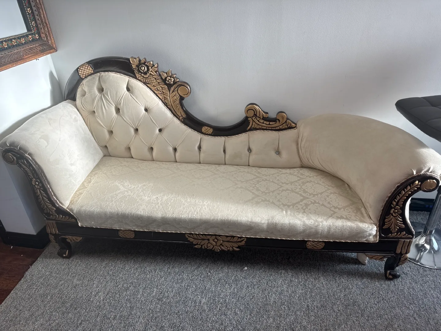 Elegant Ornate Chaise Lounge image indicator(2)