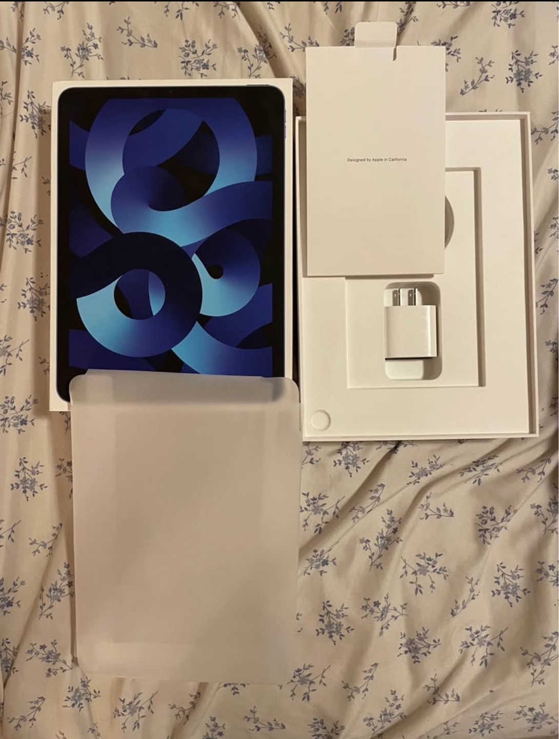 iPad Air 5th Generation - BOX INCLUDED - photo 3