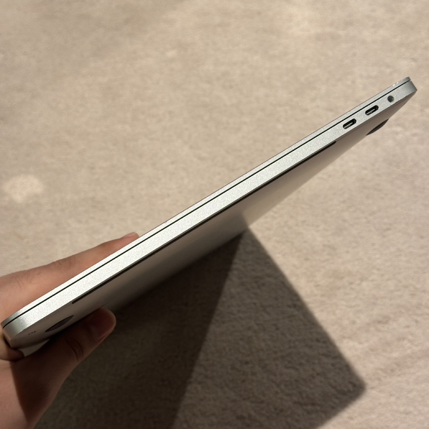 Apple - MacBook Pro - 2019 - 16 inches - i7 16/512 GB - photo 4