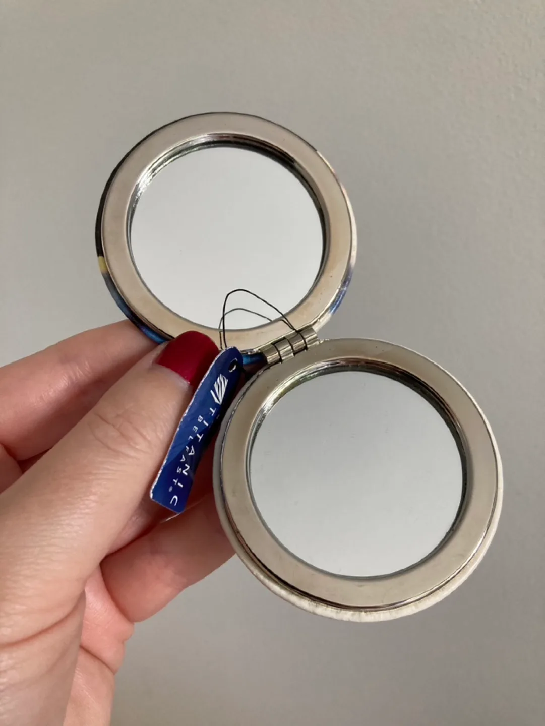 BNWT Titanic Pocket Mirror image indicator(3)