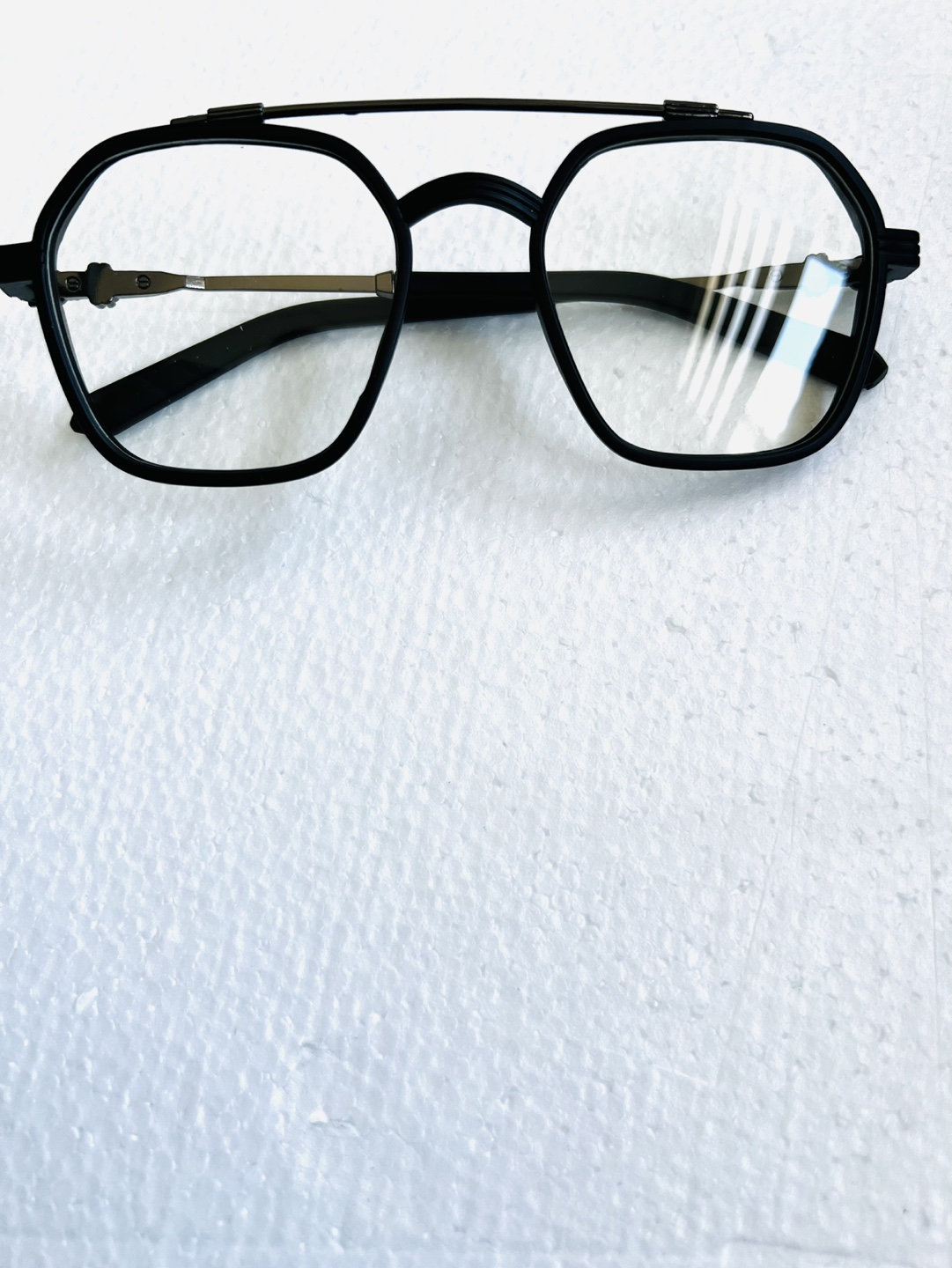 Eyeglasses frames