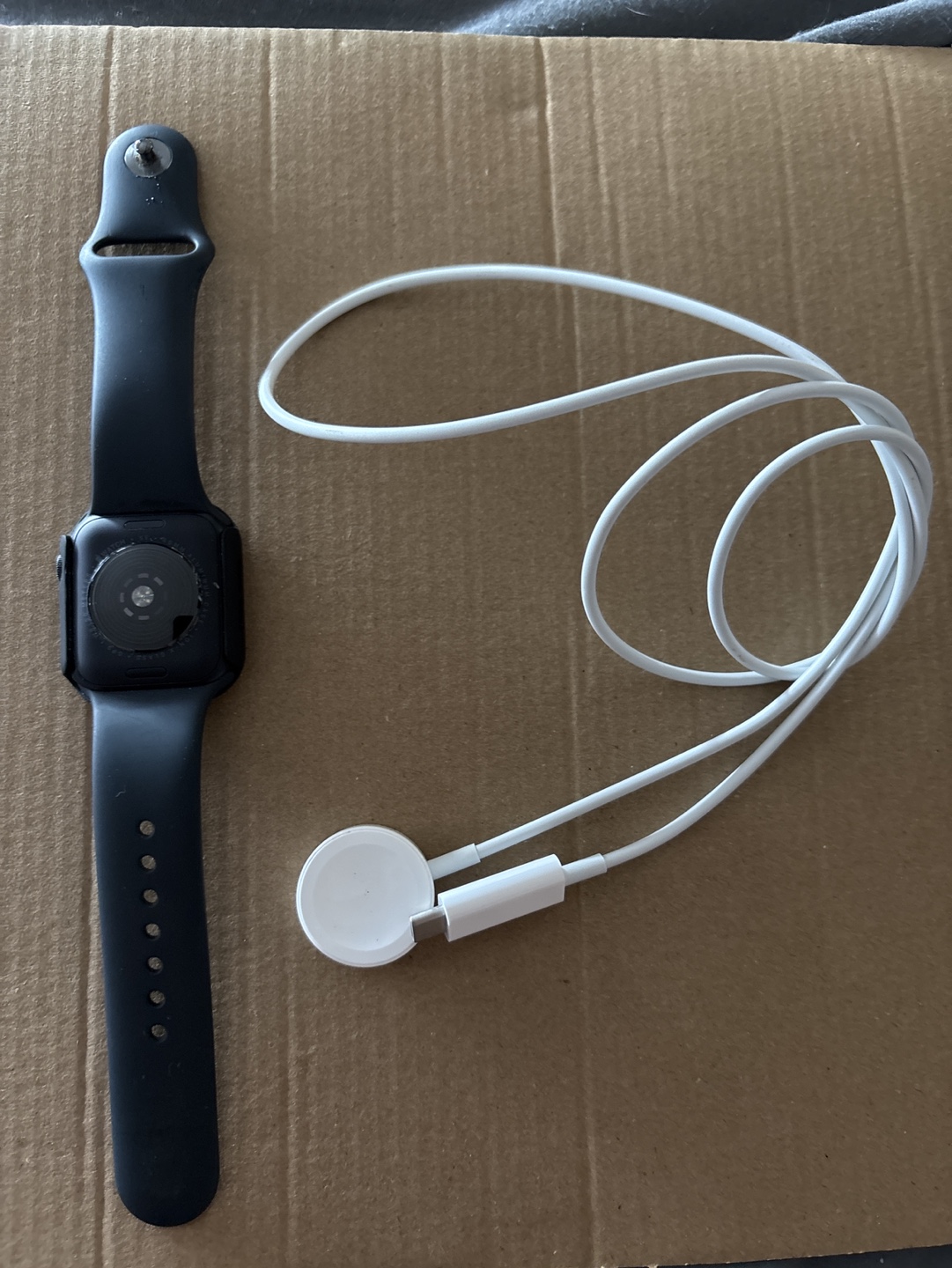 Apple Watch SE 40mm with Charger - photo 2