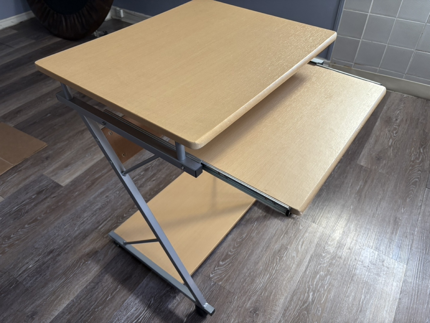 Small Computer Desk with Keyboard Tray