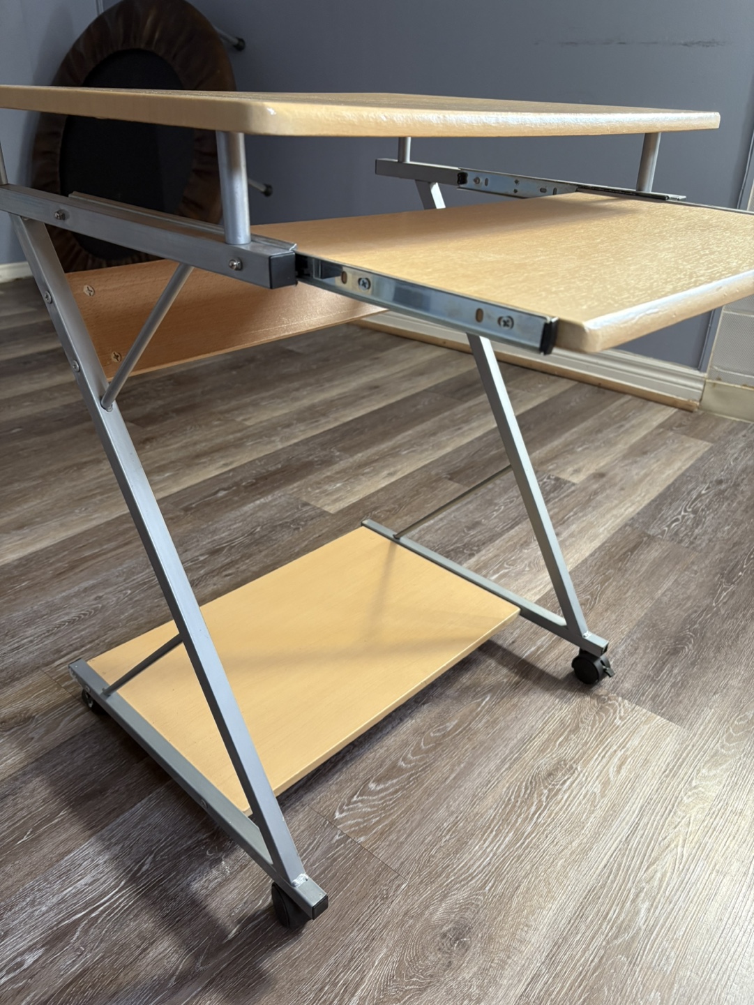 Small Computer Desk with Keyboard Tray - photo 3