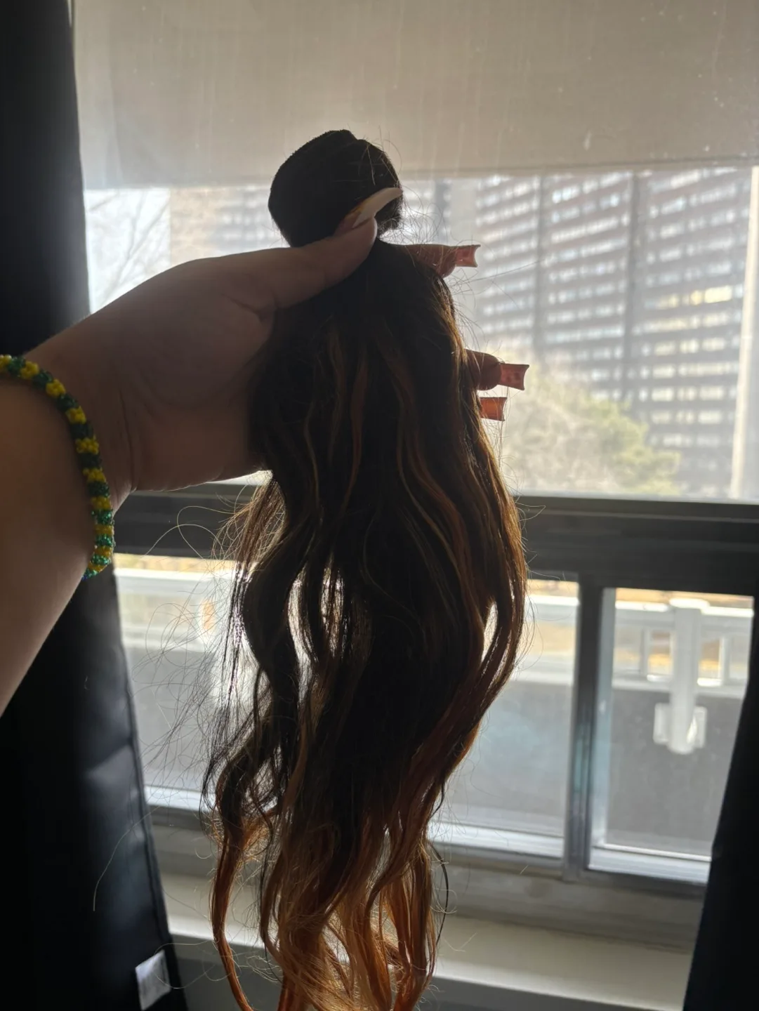 Wavy brown and blonde 3 bundles hair weft image indicator(2)