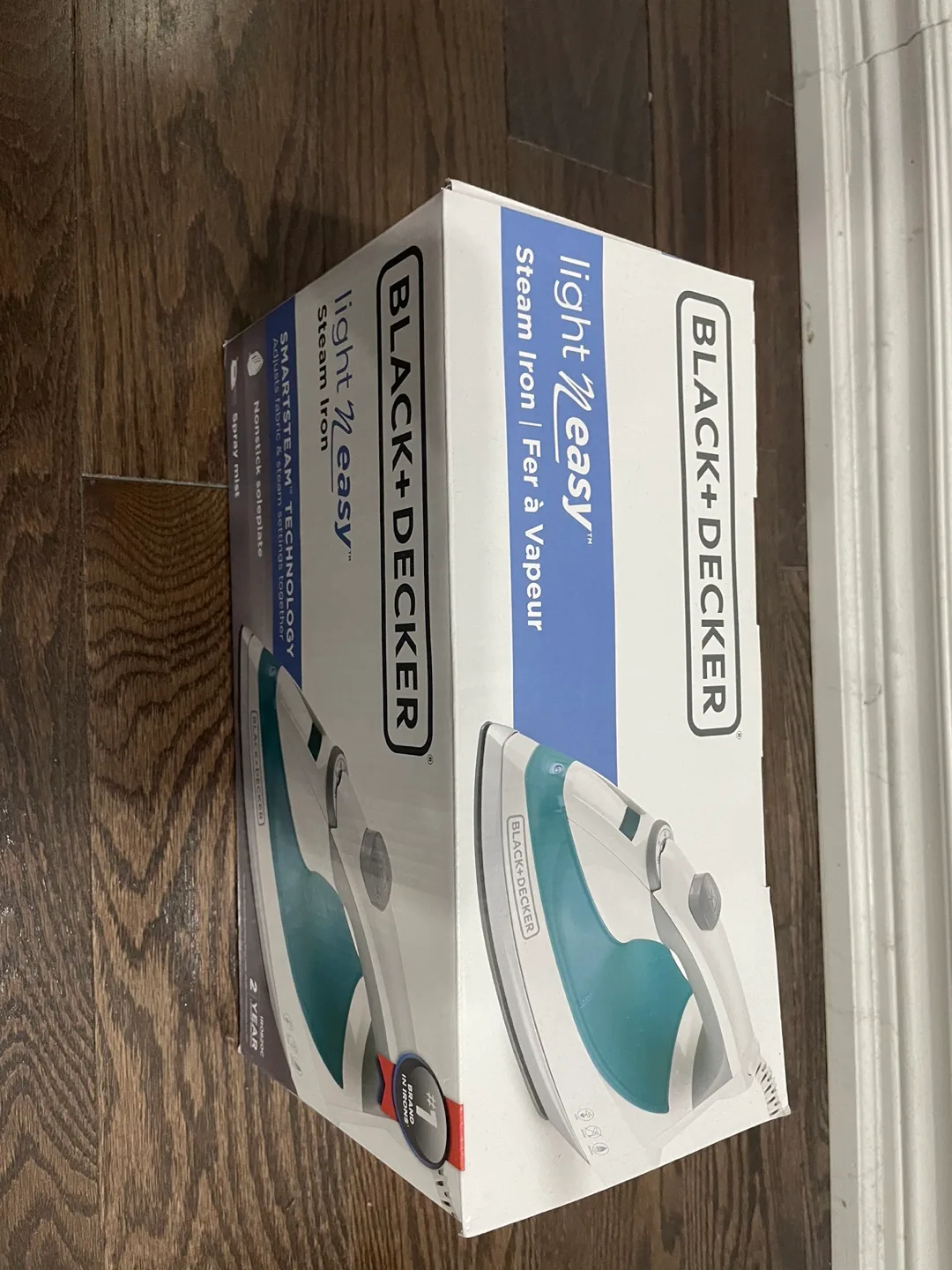 Black+Decker Light N Easy Steam Iron - New in Box thumbnail