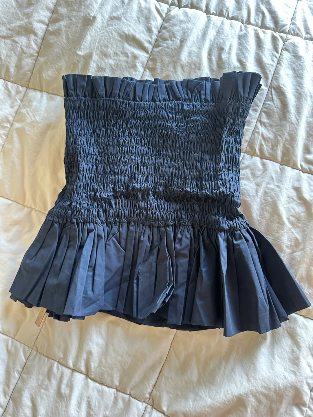 NWT Aritzia Babaton Charlize Top image indicator(4)